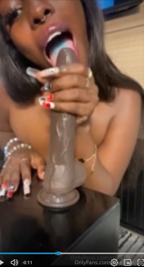 Love Lola Xo sex actress pic