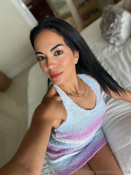 Adrixfree hd model image