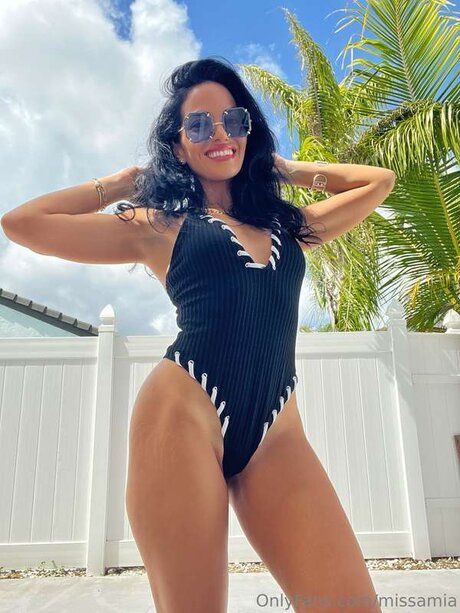 Adrixfree sexy model galleries