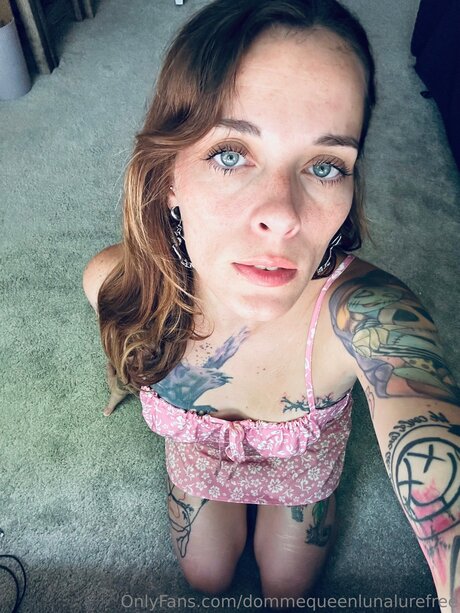 Dommequeenlunalurefree erotic actress pics