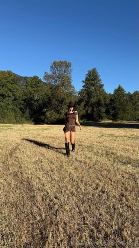 Alyssahopee model perfect pic