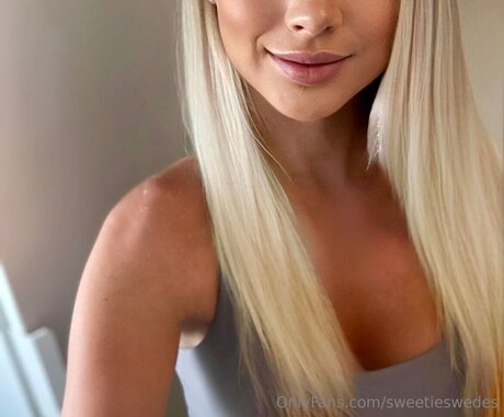 Sweetiesweds sexy actress image