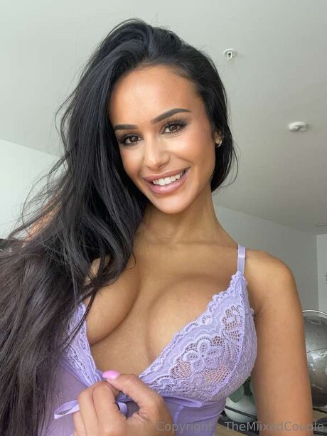 Jasmiinsecretsfree sexy model image