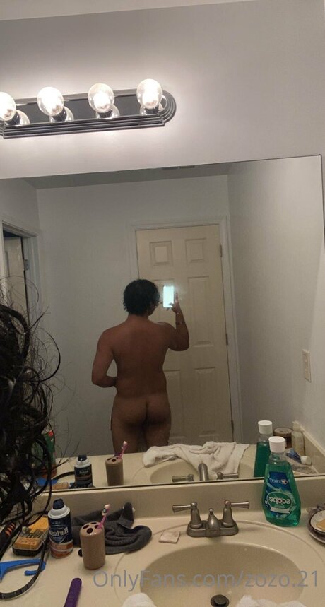 Zozo 21 star naked pic