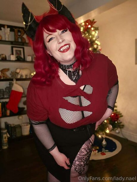 Lady Nael nudes actress image