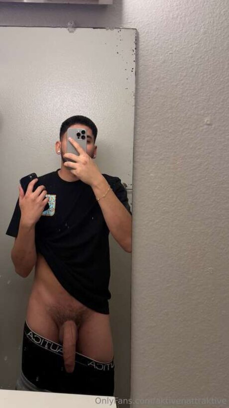 Aktivenattraktive model high quality photo