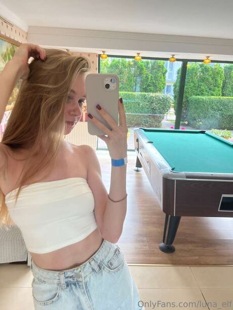 Arya Lune xxx model galleries