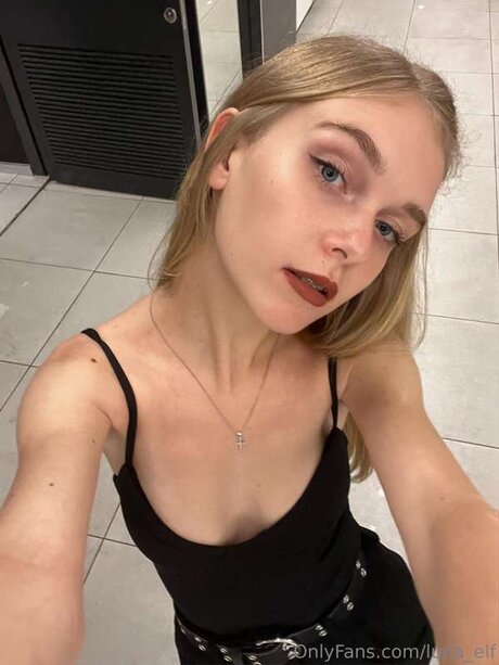 Arya Lune beautiful actress images