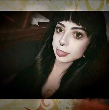 Lilithmournstar sexy pornstar gallery