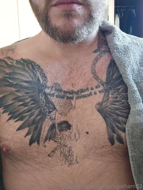 Markgotham83 naked star image