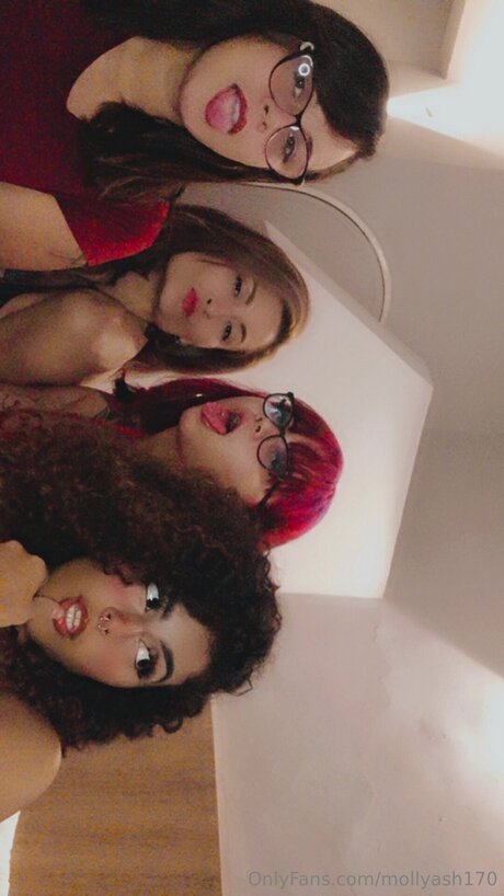 Mollyash170 star erotic galleries