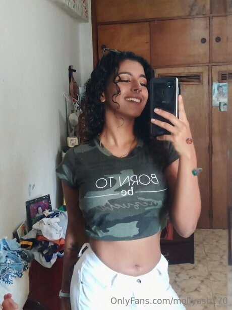 Mollyash170 pretty actress pic