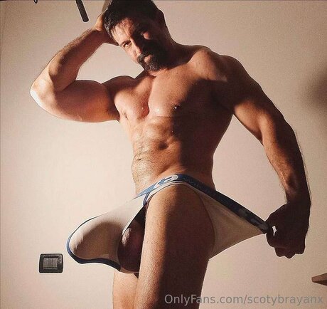 Scotybrayanx xxx model image