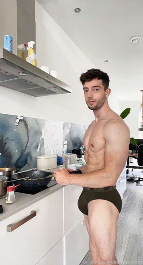 Brammsterfree model beautiful img