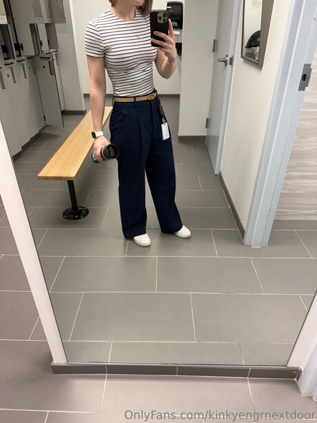 Kinkyengrnextdoor porn model pic