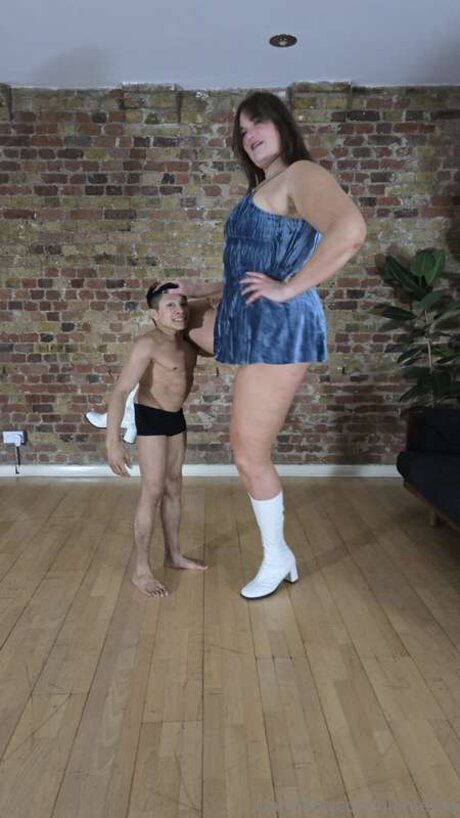 shemale fucks girl onlyfans free nude pic