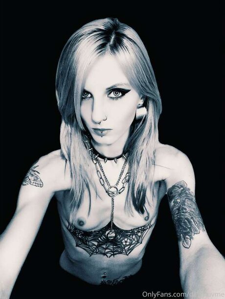 Daisyluvme star naked gallery