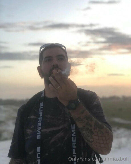 Airmaxbull erotic model images