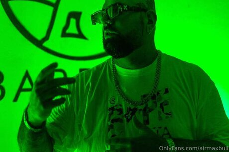 Airmaxbull erotic pornstar archive