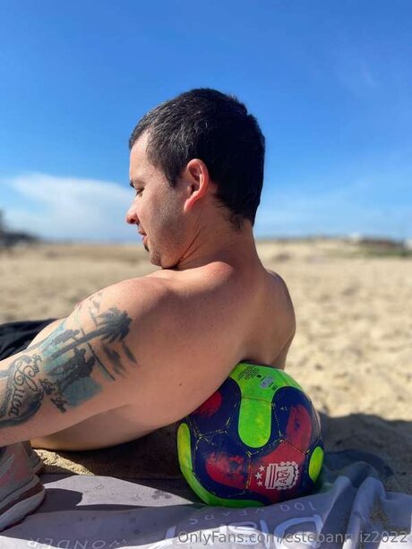 Estebanruiz2022 pornstar image