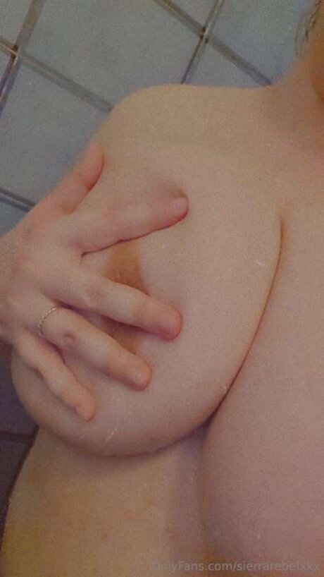 Sierrarebelxxx pornstar adult pic