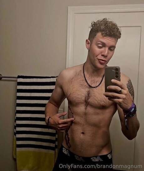 Brandonmagnum nude star pic