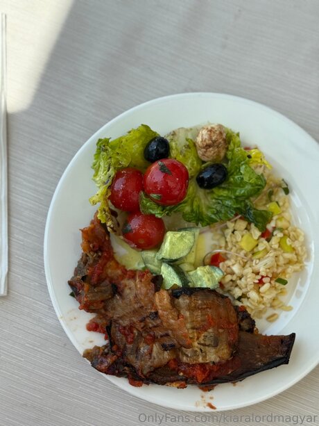 Kiaralordmagyar model nude pics