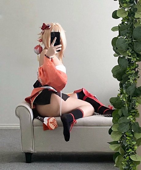 mwahgo naked actress pic