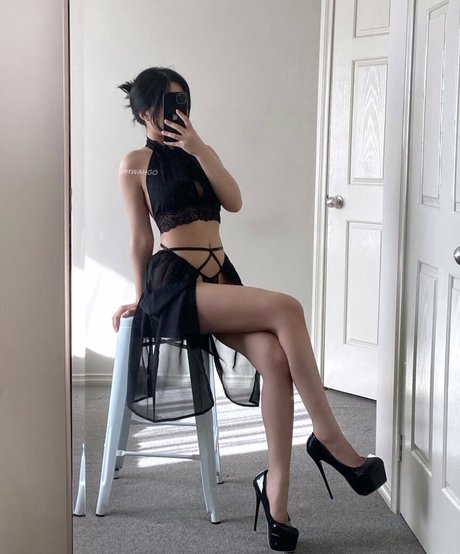 mwahgo model nudes photos