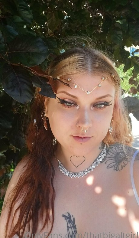 thatbigaltgirl best star photos