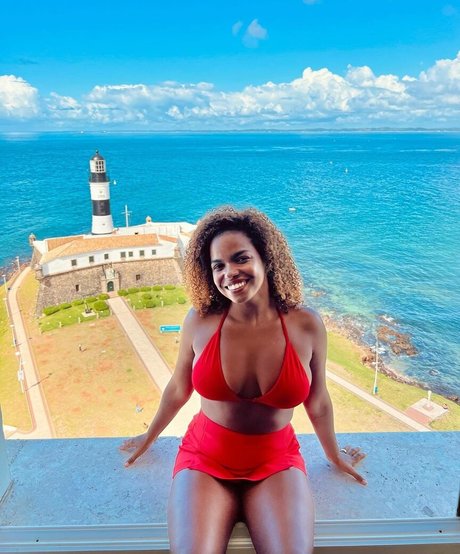 Jeniffer Nascimento model naked photo