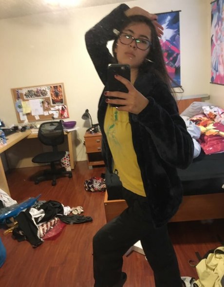 Ovilee May best model picture