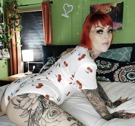 tattooedbarbie86 sexy model photo