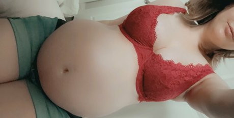 pregnant asian onlyfans beautiful images