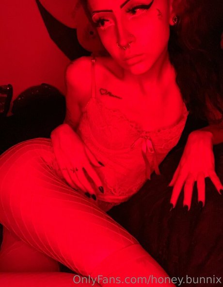 honey bunnix best actress img