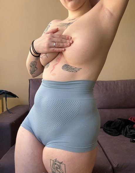 astarteasweet model naked pic