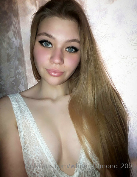 white diamond 2001 sexy model pictures