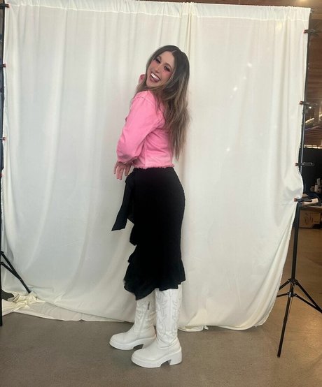 olivialopes erotic star pic