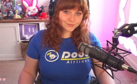 Holiwhirl beautiful actress photo