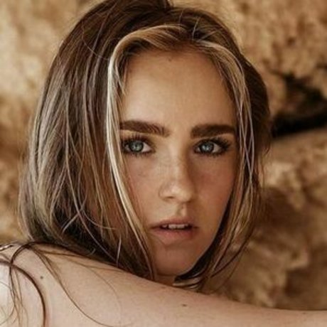 chntl cltt model adult photo