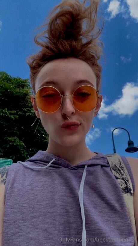 beckthetongue model art picture