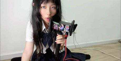 Sertraline Wolf model sexy photo