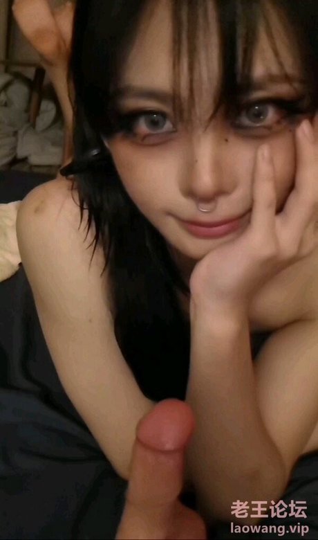 Broken bowle hot actress images