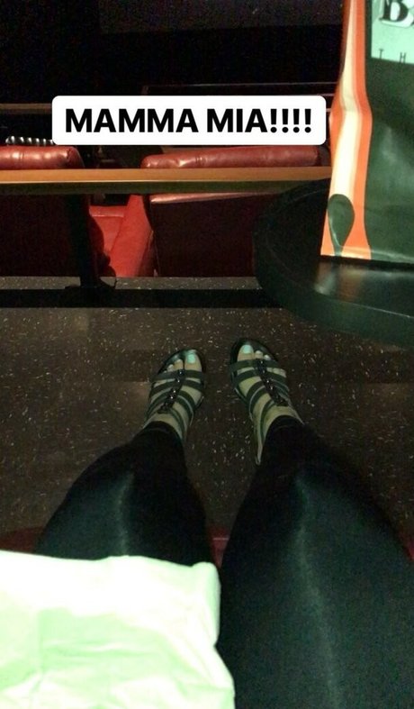 Allison Raskin free star pic