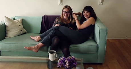 Allison Raskin star beautiful images