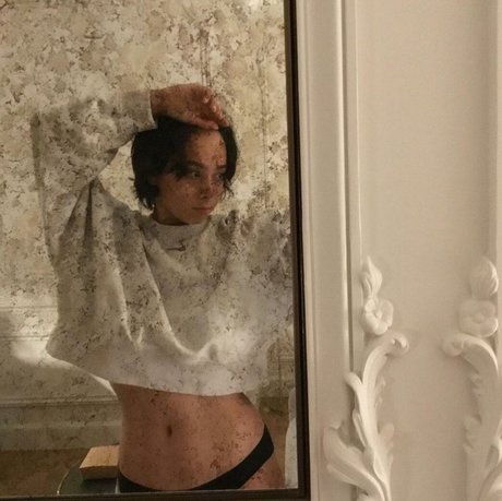 Forty7132 star hot gallery