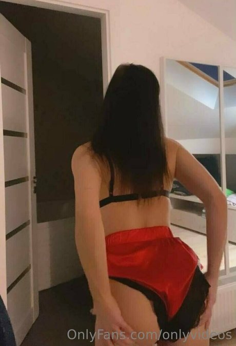 onlyvideos high quality model pic