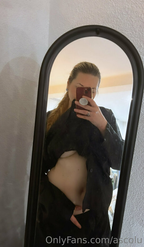 Ascolu NFT nude pornstar gallery