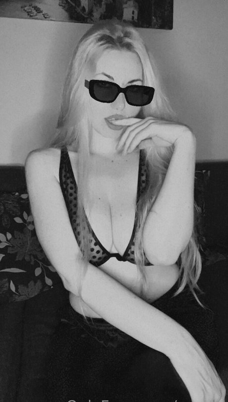 Ascolu NFT free pornstar img