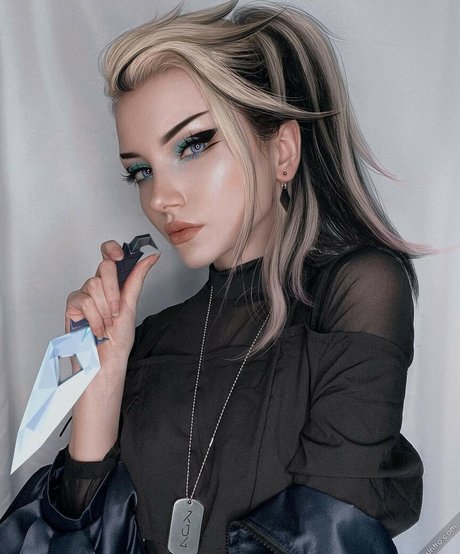 Vell Felice nude star picture